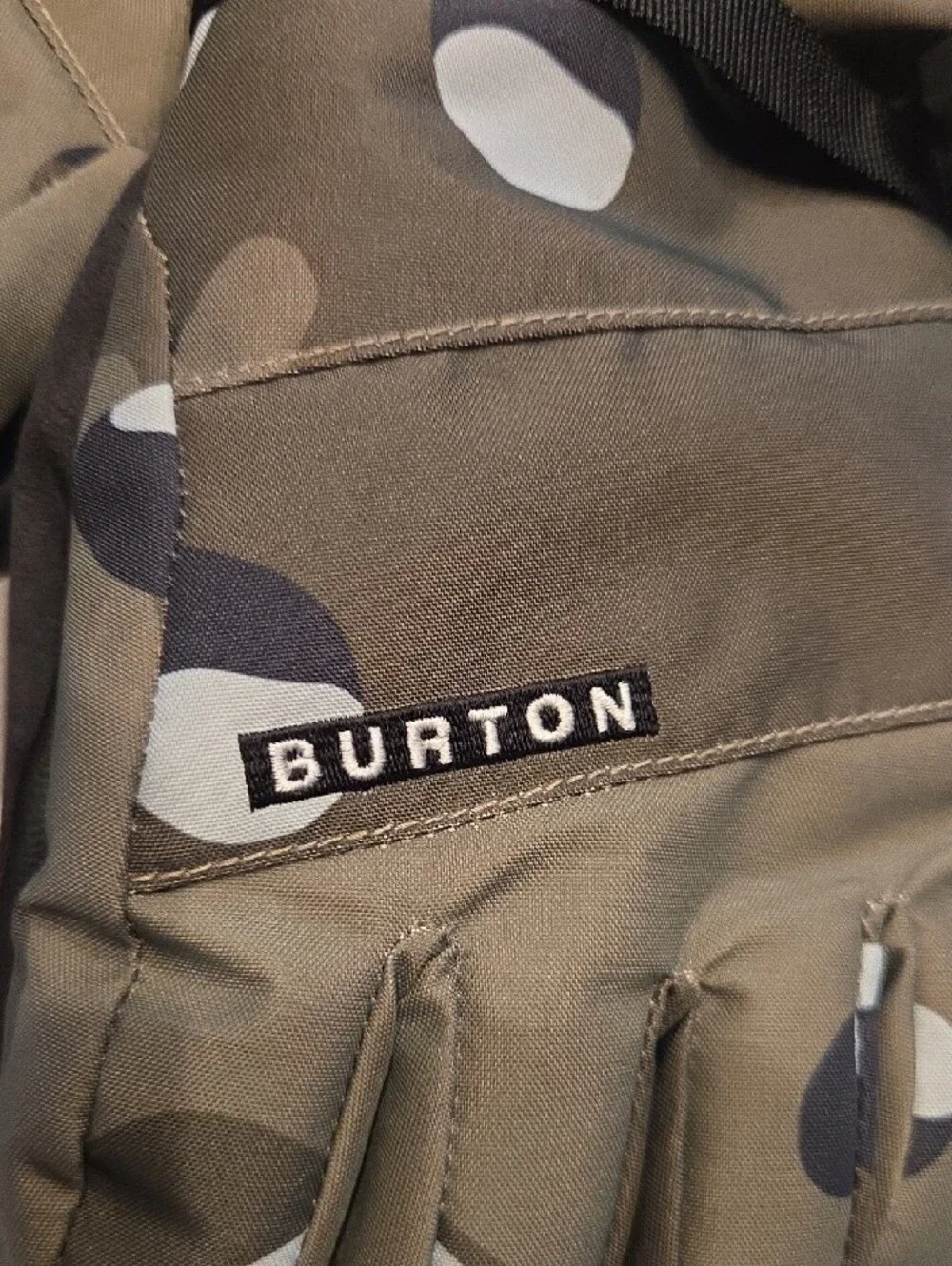 Burton Kids' Camo Ski Gloves in Olive and Black